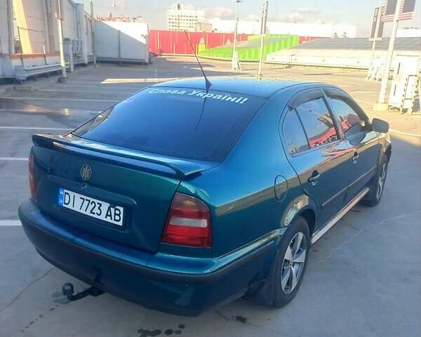 Черный Шкода Октавия, объемом двигателя 1.6 л и пробегом 290 тыс. км за 3999 $, фото 6 на Automoto.ua