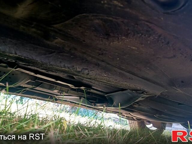 Черный Шкода Октавия, объемом двигателя 1.6 л и пробегом 266 тыс. км за 4200 $, фото 4 на Automoto.ua