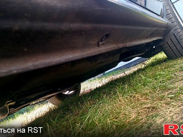 Черный Шкода Октавия, объемом двигателя 1.6 л и пробегом 266 тыс. км за 4200 $, фото 3 на Automoto.ua