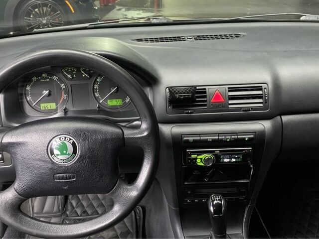 Черный Шкода Октавия, объемом двигателя 2 л и пробегом 401 тыс. км за 4400 $, фото 9 на Automoto.ua