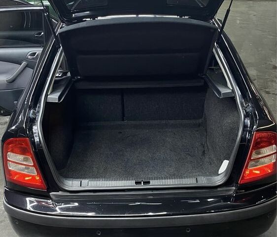 Черный Шкода Октавия, объемом двигателя 2 л и пробегом 401 тыс. км за 4400 $, фото 8 на Automoto.ua