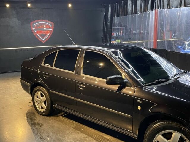 Черный Шкода Октавия, объемом двигателя 2 л и пробегом 401 тыс. км за 4400 $, фото 2 на Automoto.ua