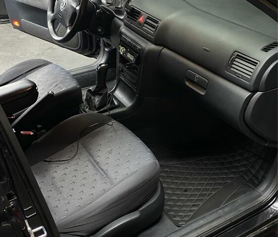 Черный Шкода Октавия, объемом двигателя 2 л и пробегом 401 тыс. км за 4400 $, фото 6 на Automoto.ua