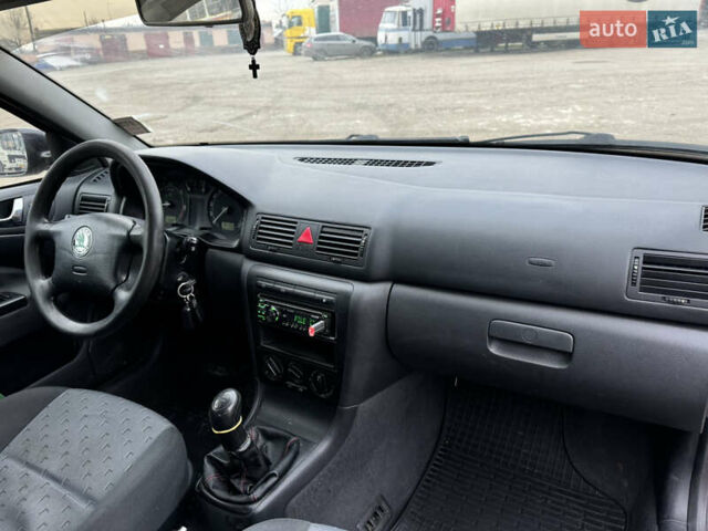 Черный Шкода Октавия, объемом двигателя 1.9 л и пробегом 320 тыс. км за 3500 $, фото 4 на Automoto.ua