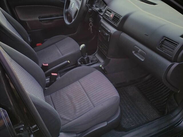 Черный Шкода Октавия, объемом двигателя 2 л и пробегом 320 тыс. км за 3450 $, фото 9 на Automoto.ua