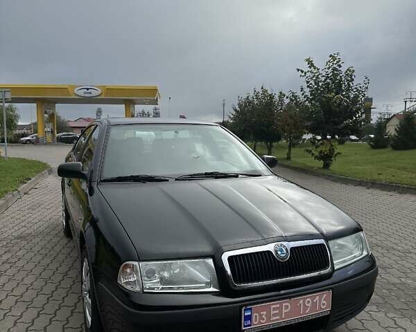 Черный Шкода Октавия, объемом двигателя 1.6 л и пробегом 224 тыс. км за 4999 $, фото 4 на Automoto.ua