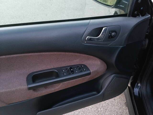 Черный Шкода Октавия, объемом двигателя 2 л и пробегом 320 тыс. км за 3450 $, фото 11 на Automoto.ua