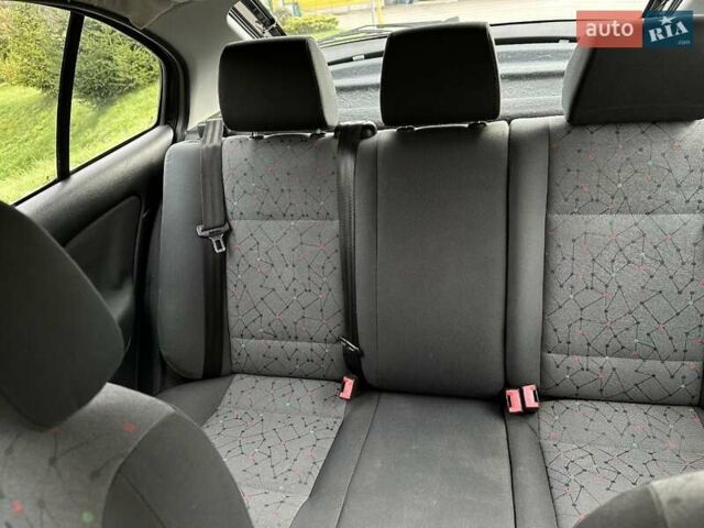 Черный Шкода Октавия, объемом двигателя 1.6 л и пробегом 224 тыс. км за 4999 $, фото 6 на Automoto.ua