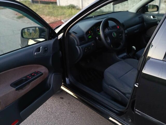 Черный Шкода Октавия, объемом двигателя 2 л и пробегом 320 тыс. км за 3450 $, фото 10 на Automoto.ua