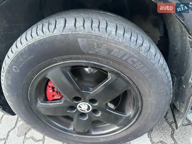 Черный Шкода Октавия, объемом двигателя 1.78 л и пробегом 315 тыс. км за 4500 $, фото 9 на Automoto.ua