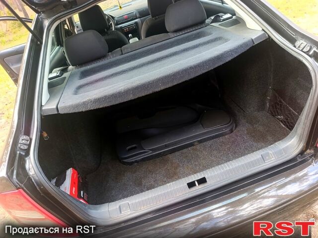 Черный Шкода Октавия, объемом двигателя 1.9 л и пробегом 328 тыс. км за 3300 $, фото 10 на Automoto.ua