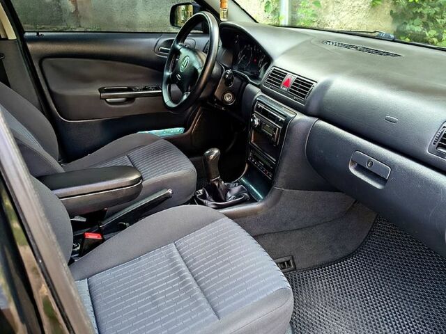 Черный Шкода Октавия, объемом двигателя 1.8 л и пробегом 399 тыс. км за 5200 $, фото 5 на Automoto.ua