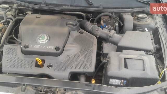 Черный Шкода Октавия, объемом двигателя 1.6 л и пробегом 278 тыс. км за 3800 $, фото 1 на Automoto.ua