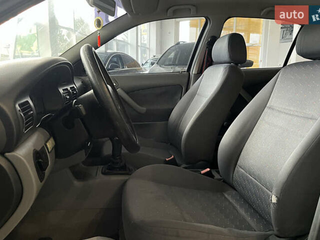 Черный Шкода Октавия, объемом двигателя 1.6 л и пробегом 279 тыс. км за 4700 $, фото 10 на Automoto.ua