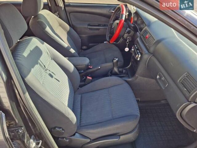 Черный Шкода Октавия, объемом двигателя 1.9 л и пробегом 392 тыс. км за 4000 $, фото 6 на Automoto.ua