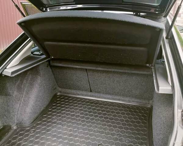 Чорний Шкода Октавія, об'ємом двигуна 1.6 л та пробігом 163 тис. км за 4800 $, фото 10 на Automoto.ua