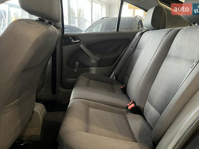 Черный Шкода Октавия, объемом двигателя 1.6 л и пробегом 279 тыс. км за 4700 $, фото 9 на Automoto.ua