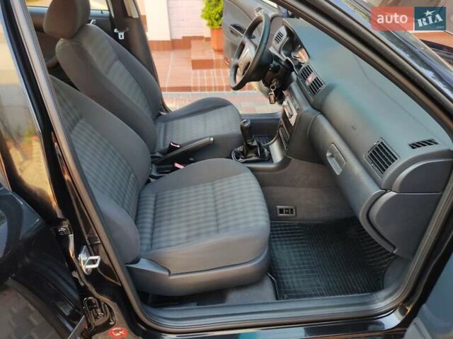 Черный Шкода Октавия, объемом двигателя 1.6 л и пробегом 152 тыс. км за 5850 $, фото 37 на Automoto.ua