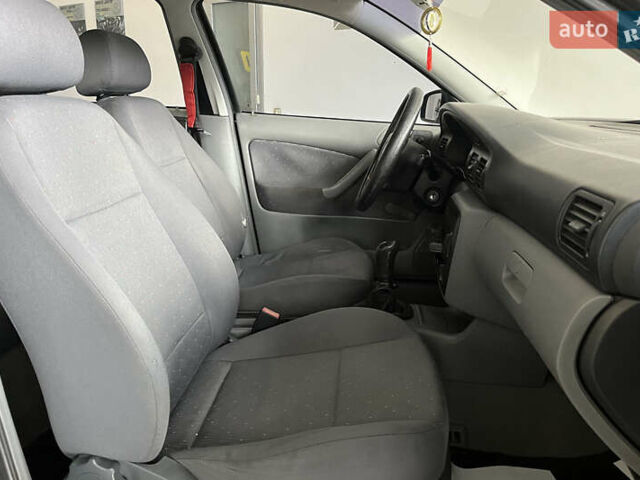 Черный Шкода Октавия, объемом двигателя 1.6 л и пробегом 279 тыс. км за 4700 $, фото 8 на Automoto.ua