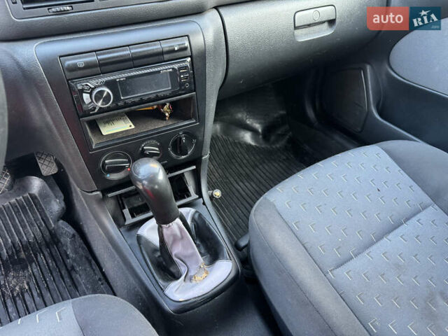 Черный Шкода Октавия, объемом двигателя 2 л и пробегом 424 тыс. км за 3500 $, фото 10 на Automoto.ua