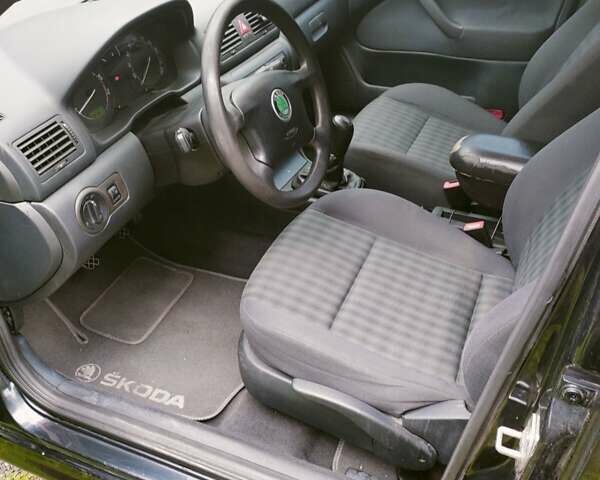 Чорний Шкода Октавія, об'ємом двигуна 1.6 л та пробігом 163 тис. км за 4800 $, фото 11 на Automoto.ua