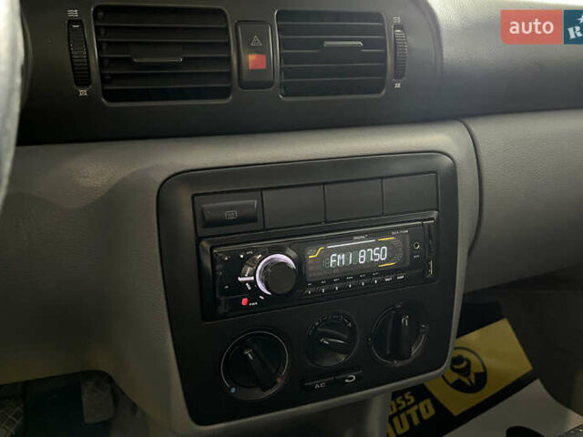 Черный Шкода Октавия, объемом двигателя 1.6 л и пробегом 279 тыс. км за 4700 $, фото 18 на Automoto.ua