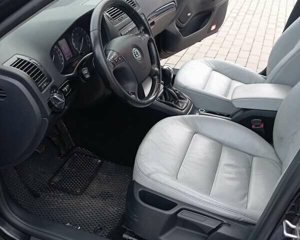 Шкода Октавия 2005 в Ромнах на Automoto.ua Черный Шкода Октавия, объемом двигателя 1.98 л и пробегом 177 тыс. км за 6250 $, фото 28 на Automoto.ua