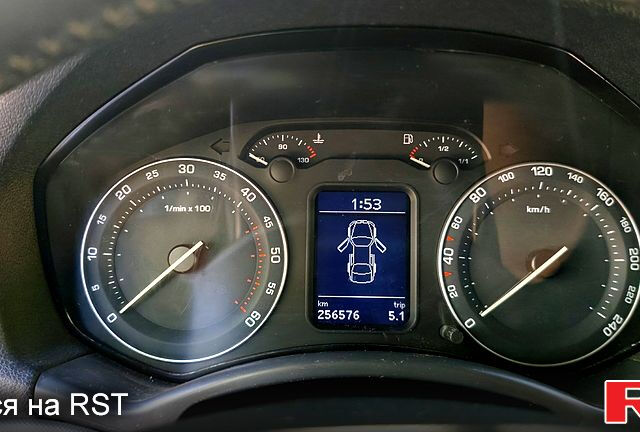 Черный Шкода Октавия, объемом двигателя 2 л и пробегом 257 тыс. км за 6550 $, фото 9 на Automoto.ua