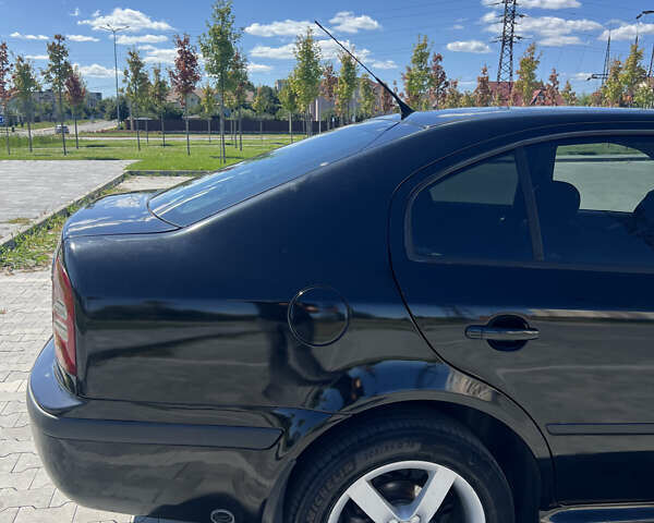Чорний Шкода Октавія, об'ємом двигуна 1.8 л та пробігом 291 тис. км за 5300 $, фото 8 на Automoto.ua