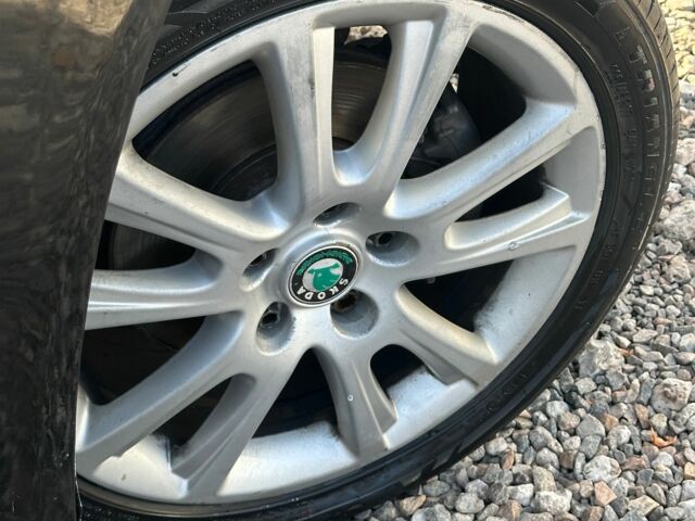 Черный Шкода Октавия, объемом двигателя 1.9 л и пробегом 300 тыс. км за 5650 $, фото 1 на Automoto.ua