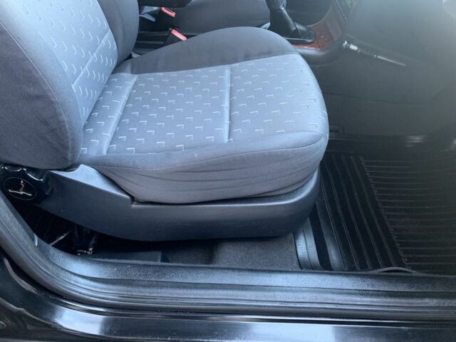 Черный Шкода Октавия, объемом двигателя 1.6 л и пробегом 358 тыс. км за 4300 $, фото 14 на Automoto.ua