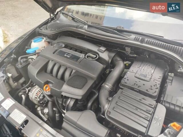 Черный Шкода Октавия, объемом двигателя 1.6 л и пробегом 235 тыс. км за 5500 $, фото 13 на Automoto.ua
