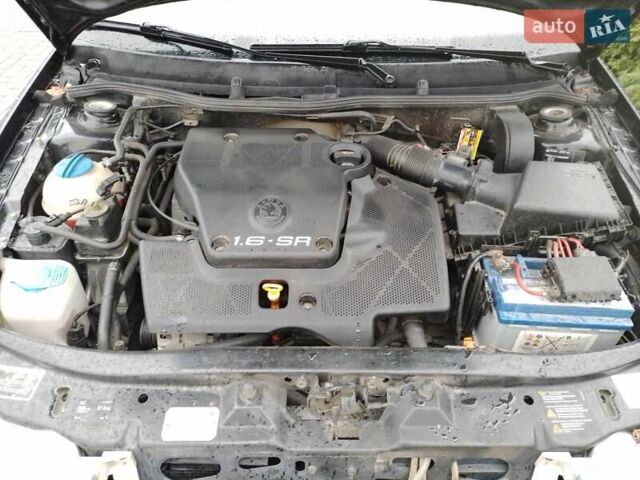 Черный Шкода Октавия, объемом двигателя 1.6 л и пробегом 180 тыс. км за 5200 $, фото 13 на Automoto.ua