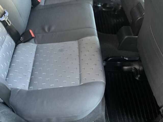 Черный Шкода Октавия, объемом двигателя 1.6 л и пробегом 358 тыс. км за 4300 $, фото 13 на Automoto.ua