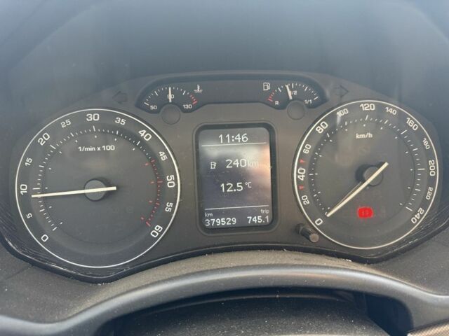 Чорний Шкода Октавія, об'ємом двигуна 2 л та пробігом 375 тис. км за 3500 $, фото 10 на Automoto.ua