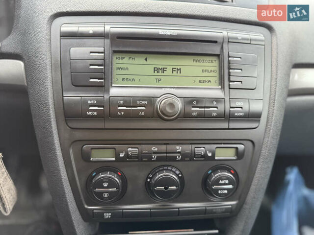 Черный Шкода Октавия, объемом двигателя 1.6 л и пробегом 210 тыс. км за 5450 $, фото 15 на Automoto.ua