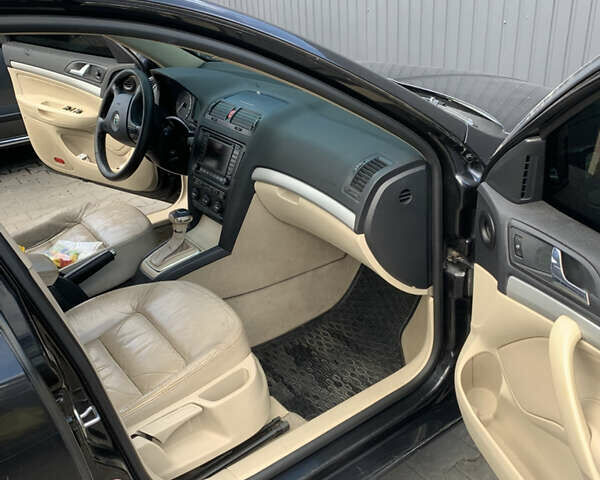 Черный Шкода Октавия, объемом двигателя 1.98 л и пробегом 416 тыс. км за 5800 $, фото 7 на Automoto.ua