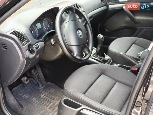 Черный Шкода Октавия, объемом двигателя 2 л и пробегом 288 тыс. км за 4999 $, фото 12 на Automoto.ua