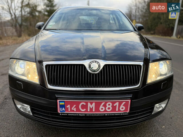 Черный Шкода Октавия, объемом двигателя 1.6 л и пробегом 210 тыс. км за 5450 $, фото 60 на Automoto.ua
