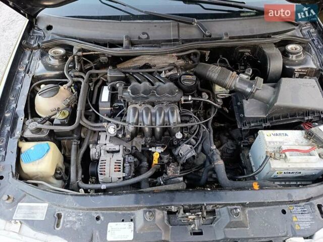 Черный Шкода Октавия, объемом двигателя 1.6 л и пробегом 352 тыс. км за 3400 $, фото 5 на Automoto.ua