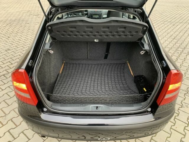 Черный Шкода Октавия, объемом двигателя 1.6 л и пробегом 180 тыс. км за 5750 $, фото 13 на Automoto.ua