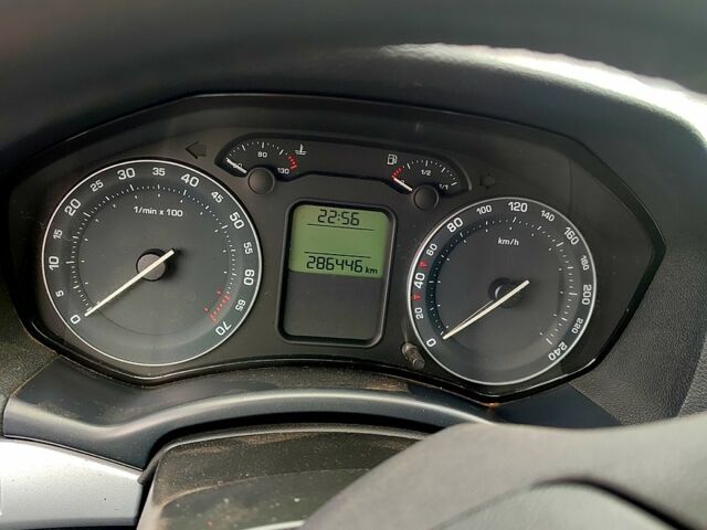 Шкода Октавия 2005 в Полтаве на Automoto.ua Черный Шкода Октавия, объемом двигателя 2 л и пробегом 286 тыс. км за 5700 $, фото 7 на Automoto.ua