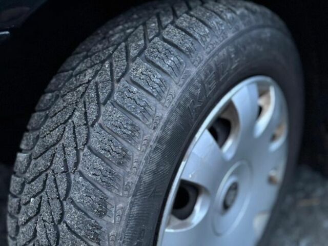 Черный Шкода Октавия, объемом двигателя 1.9 л и пробегом 300 тыс. км за 2899 $, фото 5 на Automoto.ua