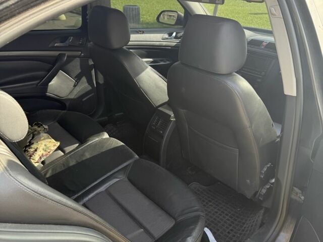 Чорний Шкода Октавія, об'ємом двигуна 2 л та пробігом 375 тис. км за 3500 $, фото 7 на Automoto.ua