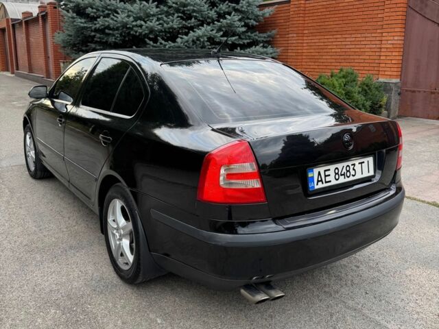 Черный Шкода Октавия, объемом двигателя 1.6 л и пробегом 280 тыс. км за 5800 $, фото 3 на Automoto.ua