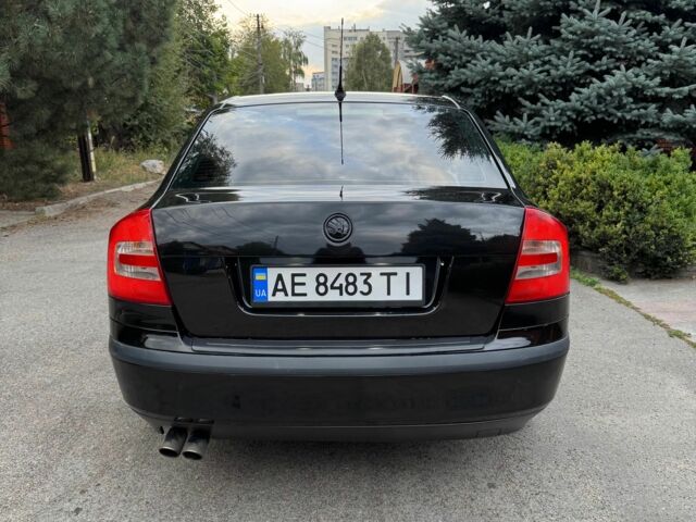 Черный Шкода Октавия, объемом двигателя 1.6 л и пробегом 280 тыс. км за 5800 $, фото 4 на Automoto.ua