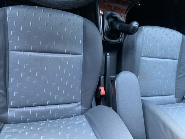 Черный Шкода Октавия, объемом двигателя 1.6 л и пробегом 358 тыс. км за 4300 $, фото 22 на Automoto.ua