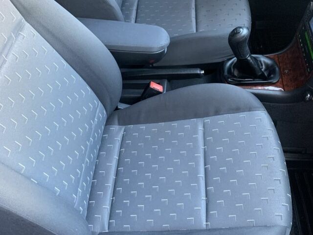 Черный Шкода Октавия, объемом двигателя 1.6 л и пробегом 358 тыс. км за 4300 $, фото 15 на Automoto.ua