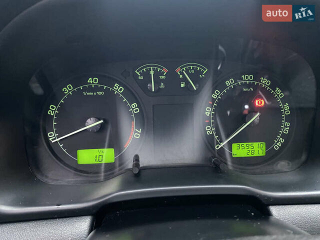 Черный Шкода Октавия, объемом двигателя 1.6 л и пробегом 359 тыс. км за 5100 $, фото 11 на Automoto.ua