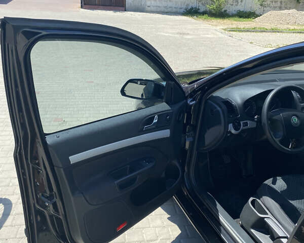 Чорний Шкода Октавія, об'ємом двигуна 1.6 л та пробігом 264 тис. км за 6500 $, фото 3 на Automoto.ua